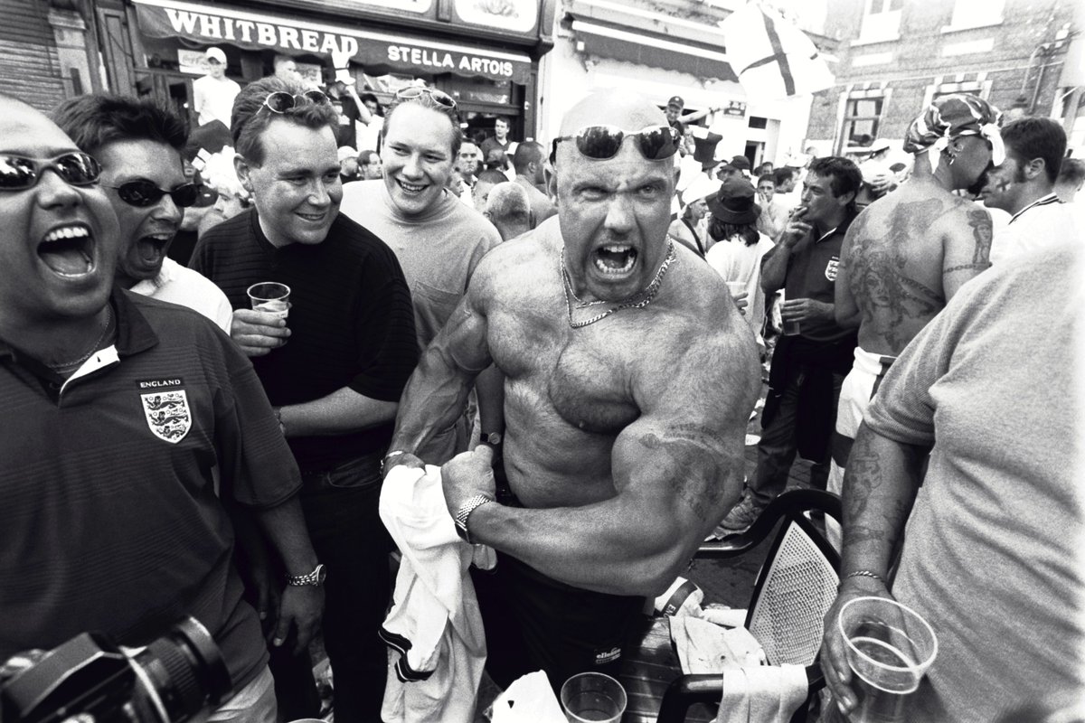 gra_gitara's tweet image. 2000.06.17 Belgia, Charleroi. Anglia - Niemcy