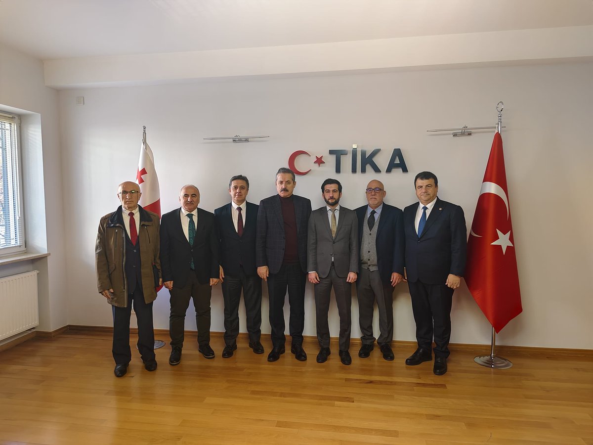 farukcelikcomtr's tweet image. Türkiye Gürcistan milletvekilleri dostluk grubu olarak 
￼ Gürcistan ziyaretimizin üçüncü gününde;
Türk işbirliği kalkınma ajansı (TIKA) 
￼ Tiflis Yunus Emre enstitüsü ve Gürcistan Türk işadamları Derneği’ni ziyaret ettik.
Akşam yemeğinde Gürcistandaki iş insanlarımızın…