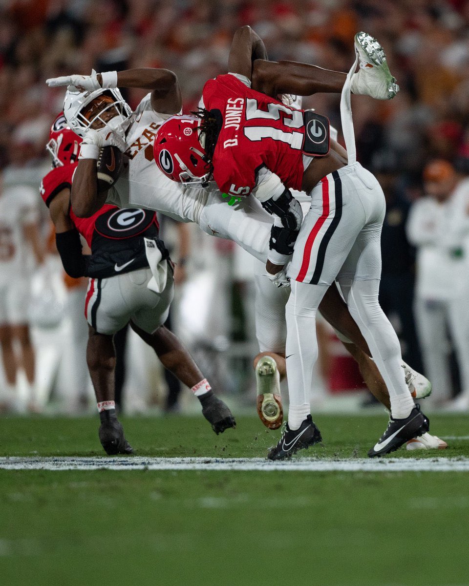 NattyDawgs's tweet photo. Some things don’t change #GoDawgs #CleanOldFashionedHate #THWGT https://t.co/McW24js50y
