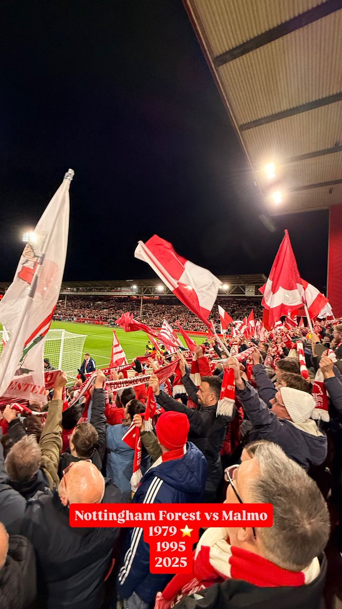 tom_banx's tweet image. Two 3-0s on the bounce, one against Liverpool and one in Europe, against Malmo of all the teams. Imagine being told that in November 2021. Having a load of European legends walk past you isn’t bad either. Today was special, and the boys backed it up too