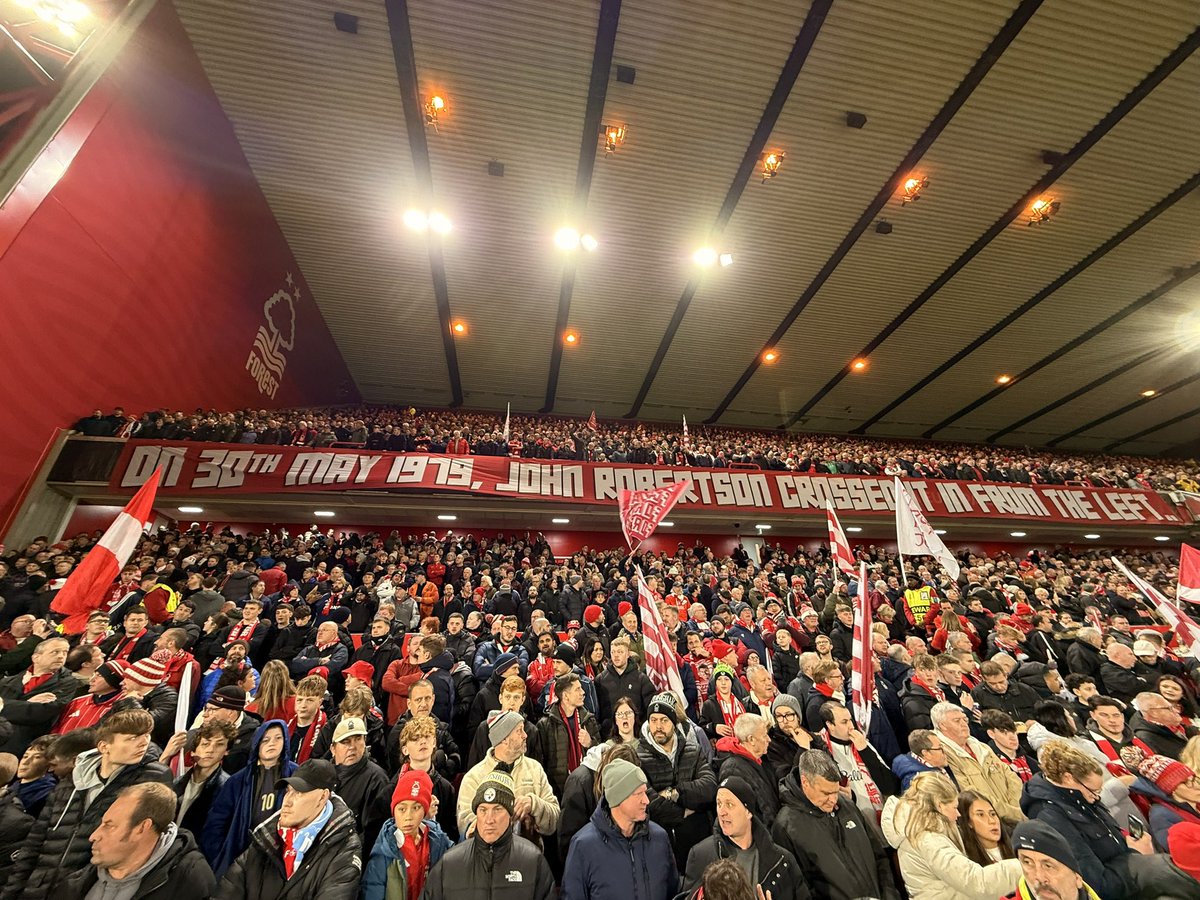 tom_banx's tweet image. Two 3-0s on the bounce, one against Liverpool and one in Europe, against Malmo of all the teams. Imagine being told that in November 2021. Having a load of European legends walk past you isn’t bad either. Today was special, and the boys backed it up too