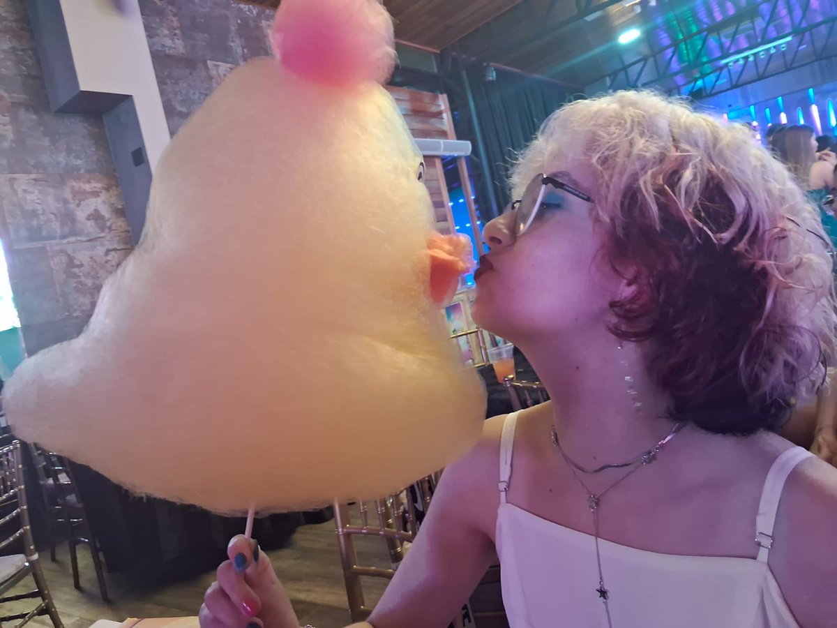 Dottorecidal's tweet image. Ícone /// Pessoa por trás dele

entrando agora no #pomefioretwt