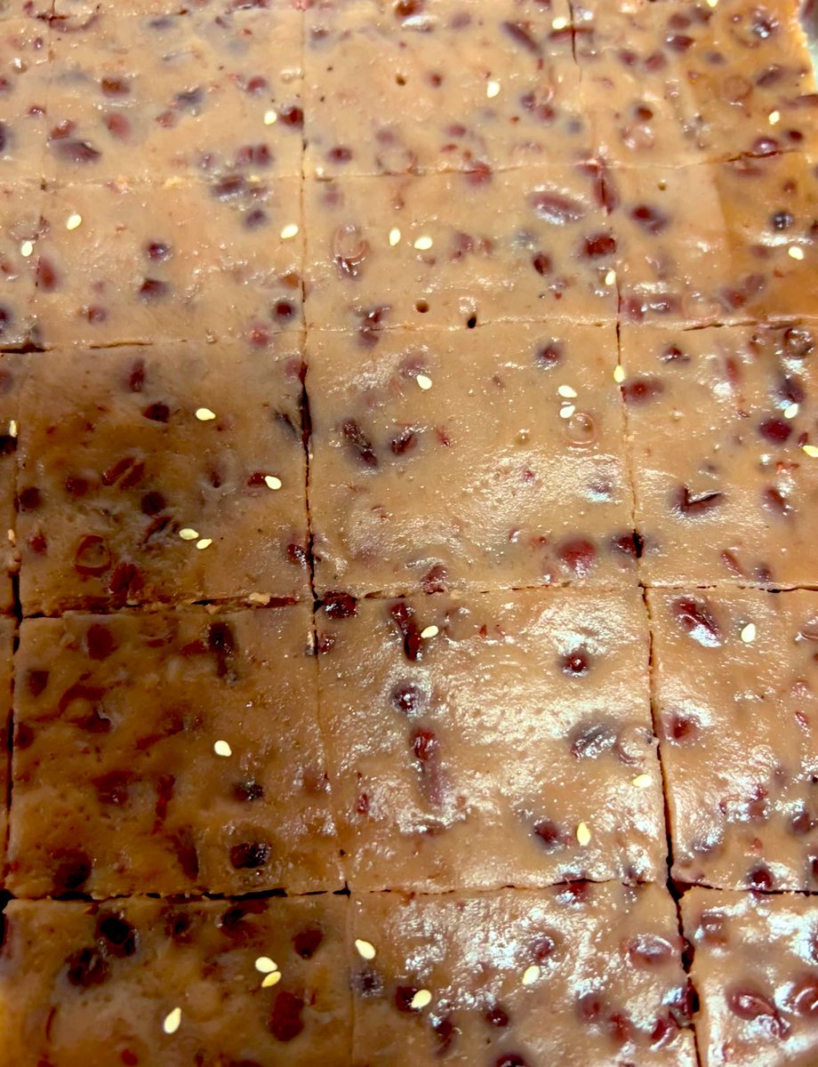 Happy Thanksgiving 🦃🍁 感恩節快樂！
火雞，寿司，紅豆糕..🥳