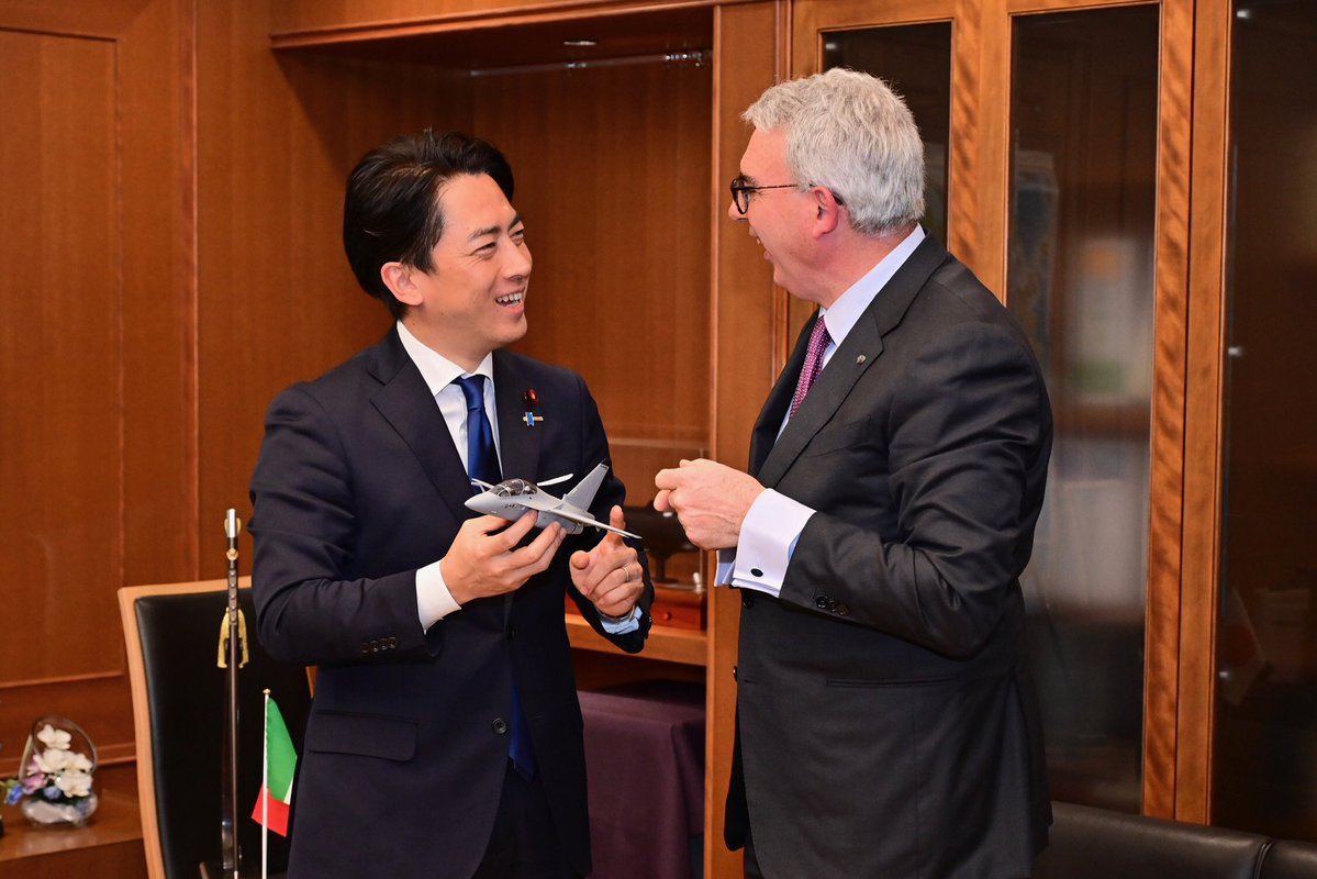 ModJapan_en's tweet image. On Nov 27, DM Koizumi received a courtesy call from H.E. Gianluigi BENEDETTI, Italian Ambassador to Japan @ ItalyinJPN. They confirmed theircommitment to deepen cooperation in various fields including defense equipment and technology such as GCAP and mili-to-mil exchanges🇯🇵🤝🇮🇹