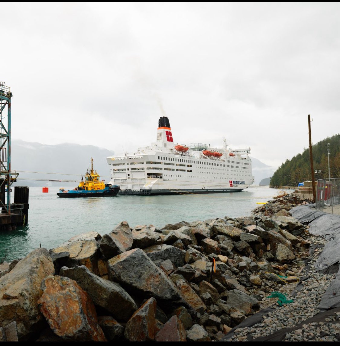 AtomDunn's tweet image. Finally some ferry competition! @BCFerrys #WelcomeAboard