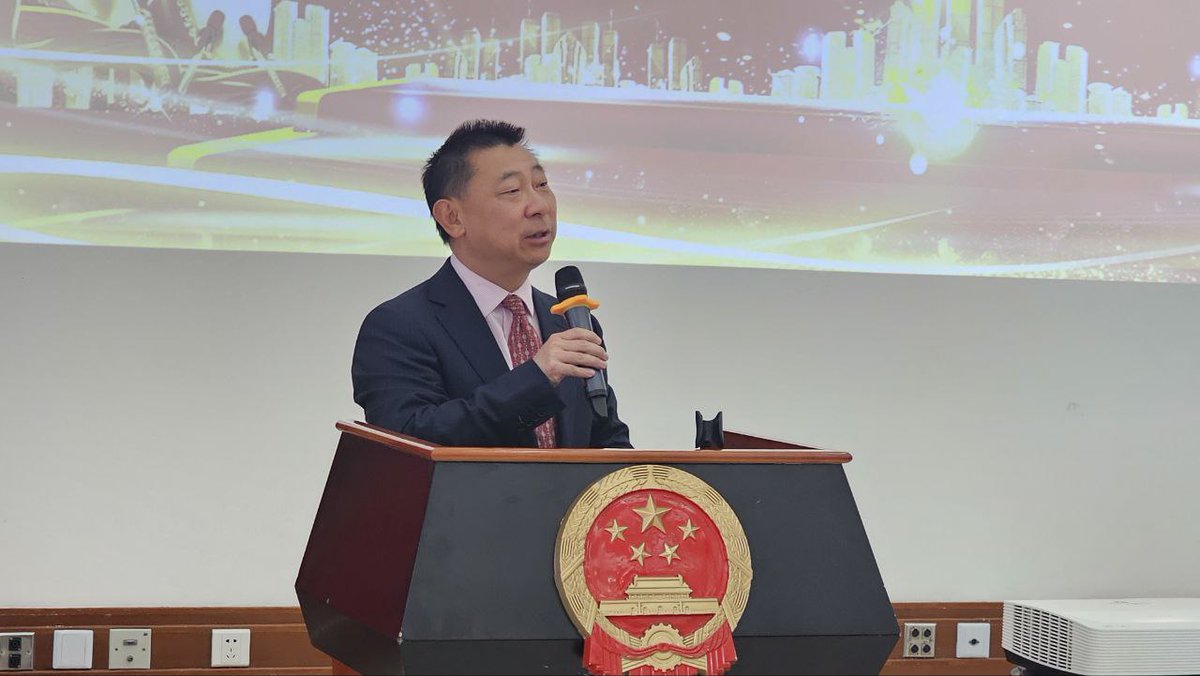 fanatelevision's tweet image. 🇪🇹🇨🇳: Language training bridges #Ethiopia-#China cultural and strategic cooperation for mutual benefit
@ChinaEmbAddis
fanamc.com/english/langua…