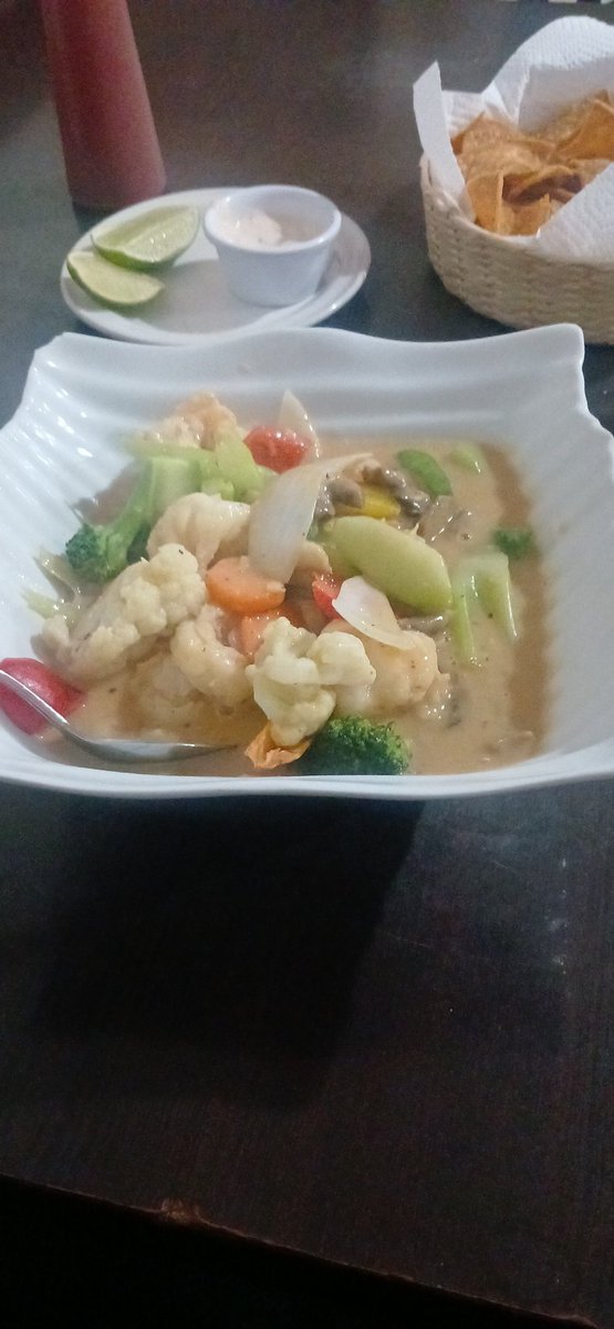 Por andar inventando, hubiera pedido camarones a la diabla esos nunca falla :/ #Tampico