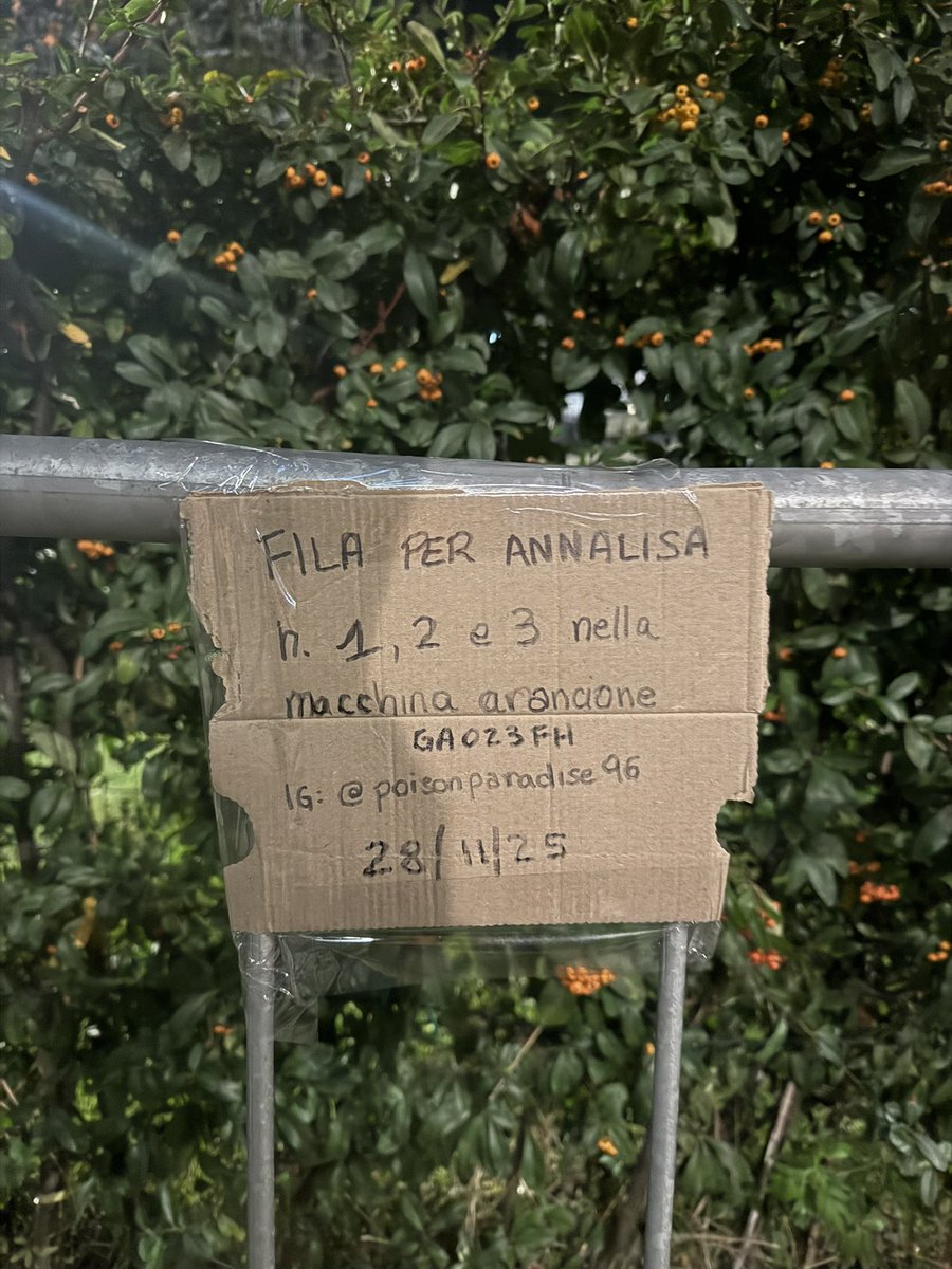 Primi in coda per Annalisa <a href="/NaliOfficial/">ANNALISA</a> <a href="/AnnalisaNews/">ANNALISA News</a> #forum