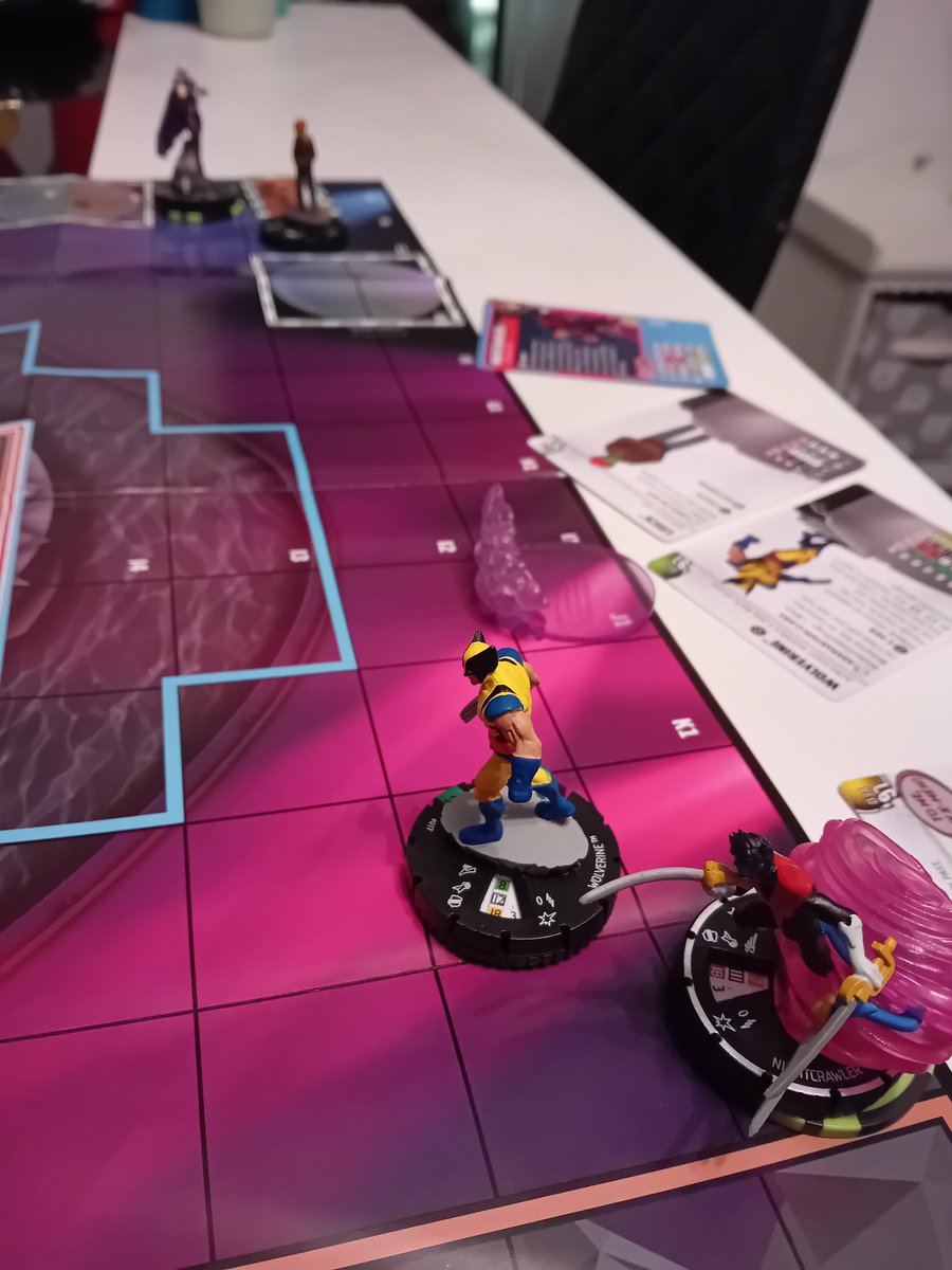 MarkLegend007's tweet image. Game 75 #heroclix X-men vs X-men danger room practice