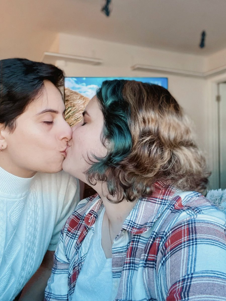 Happy Thanksgiving from your local cat moms 🍂🤎