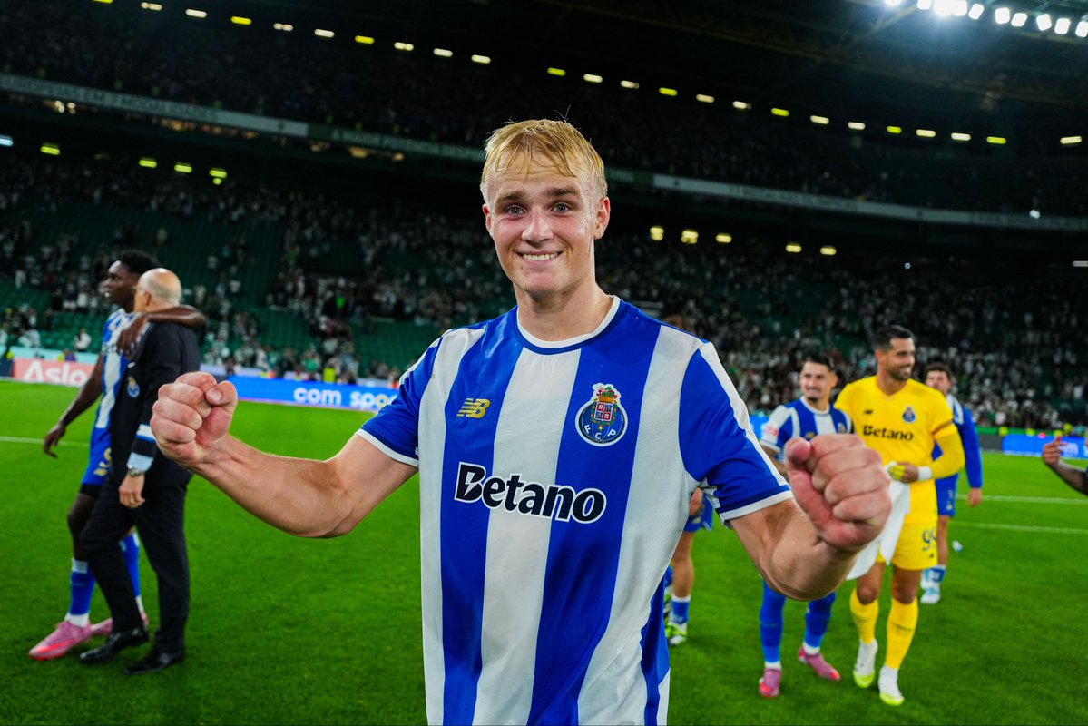 UtdFrenzy's tweet image. Manchester United scouts were present at the Estádio do Dragão to watch the FC Porto vs Nice game this evening.

Porto midfielder Victor Froholdt is a player #MUFC had a particularly close eye on. The Danish international grabbed an assist in their 3-0 win.
