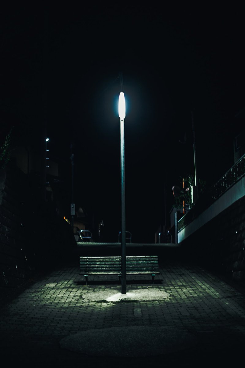 gonzo_nakaryng's tweet image. 裏湯本の夜。Kyotenの灯。三函の静寂。サッカーと仲間。
そんな話を書きました。

湯本の裏路地で、いわきFCの今シーズンと一緒に過ごした夜のこと。
勝っても負けても、この路地に灯がともっていました。

裏湯本で見えた景色を、noteにまとめています。
👇
note.com/kyoten385/n/n8…

#note #裏湯本