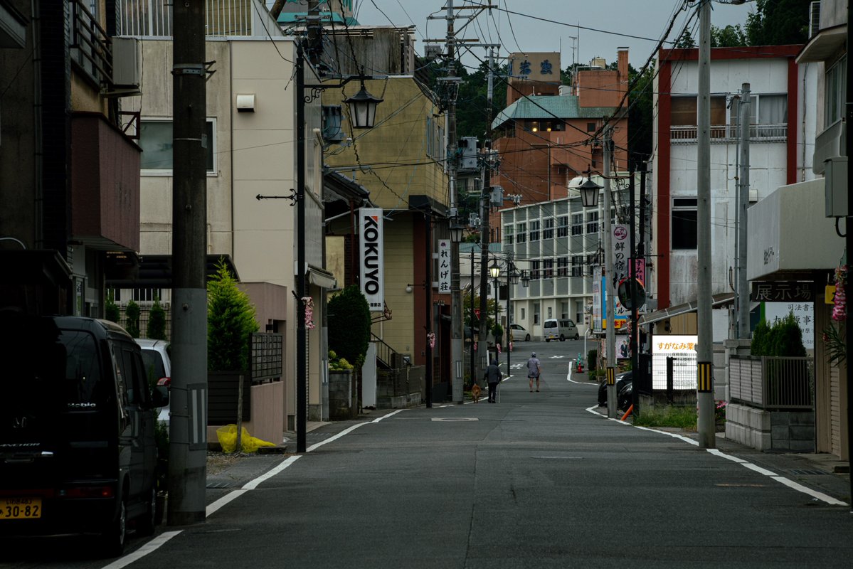 gonzo_nakaryng's tweet image. 裏湯本の夜。Kyotenの灯。三函の静寂。サッカーと仲間。
そんな話を書きました。

湯本の裏路地で、いわきFCの今シーズンと一緒に過ごした夜のこと。
勝っても負けても、この路地に灯がともっていました。

裏湯本で見えた景色を、noteにまとめています。
👇
note.com/kyoten385/n/n8…

#note #裏湯本