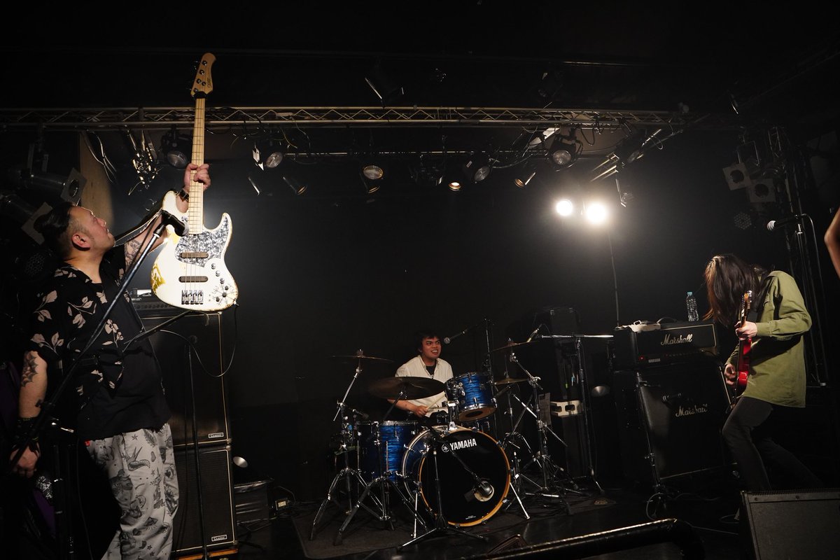 20241126@立川HEARTBEAT
20周年おめでとうございます。

若いとか純粋ってのは暴力だなと。胸を鷲掴みにされ、もっと頑張ろうと思いました。

おっさんはおっさんでみっともなく一生懸命生きたいと思います。

#TokyoAccidents

年内はあと2本。
12/19@FirstBrew ※FINAL
12/27@DOINGLIFE ※Firstlive