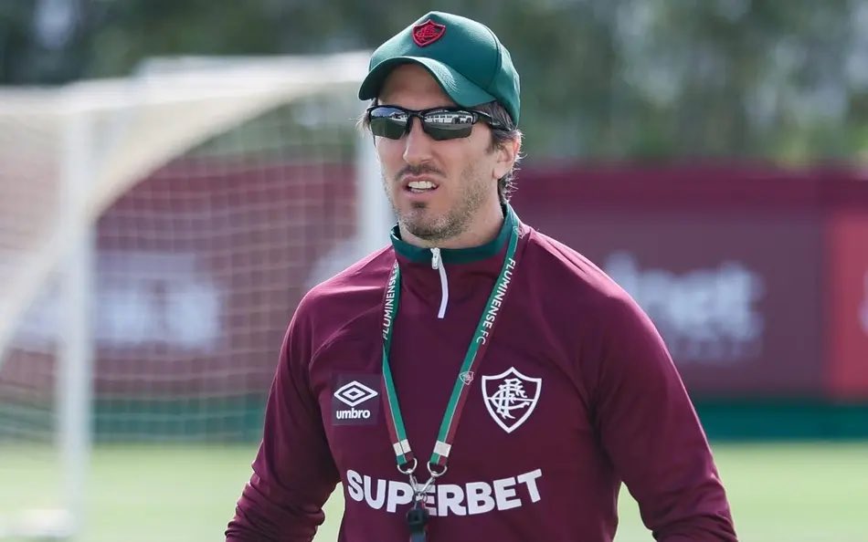 resenhaflutt's tweet image. É gringo, é ruim, fala espanhol, não bebe chopp em Ipanema nem joga futvôlei

O mesmo elenco, jogando de 3 em 3 dias 

Mas não serve não, bom é o Crespo que usa terno e é inovador