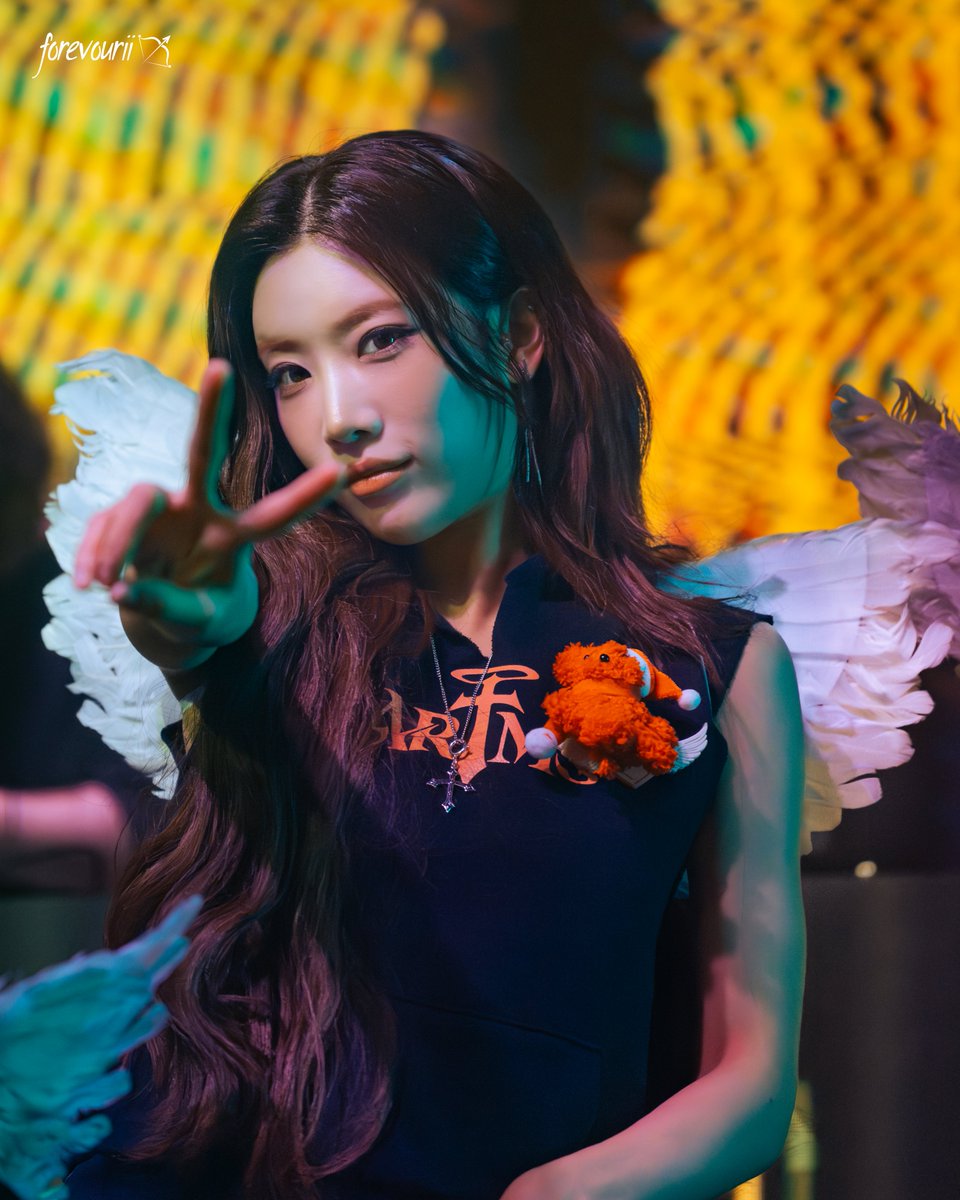 forevourii's tweet image. I went to the club and saw an angel 🪽❤️

251127  
#김립 #KimLip 
#아르테미스 #ARTMS