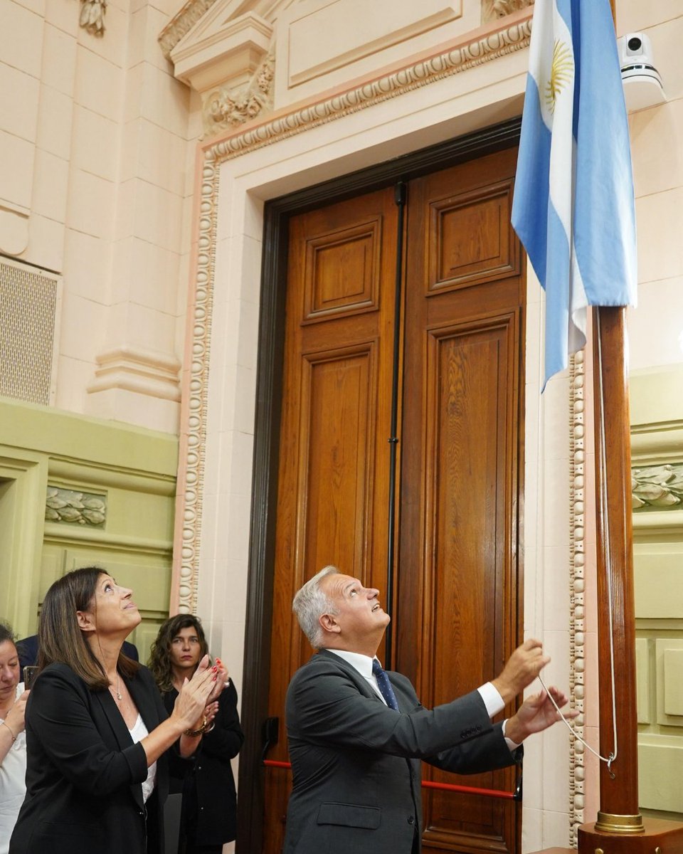 pablogfarias's tweet photo. Agradezco a todos mis pares por sus palabras de despedida en mi última sesión como diputado provincial de Santa Fe.

Pronto comienza otra etapa para mí, representando a los santafesinos y defendiendo los intereses de nuestra provincia en el Congreso Nacional. https://t.co/5UeoJxzkjP