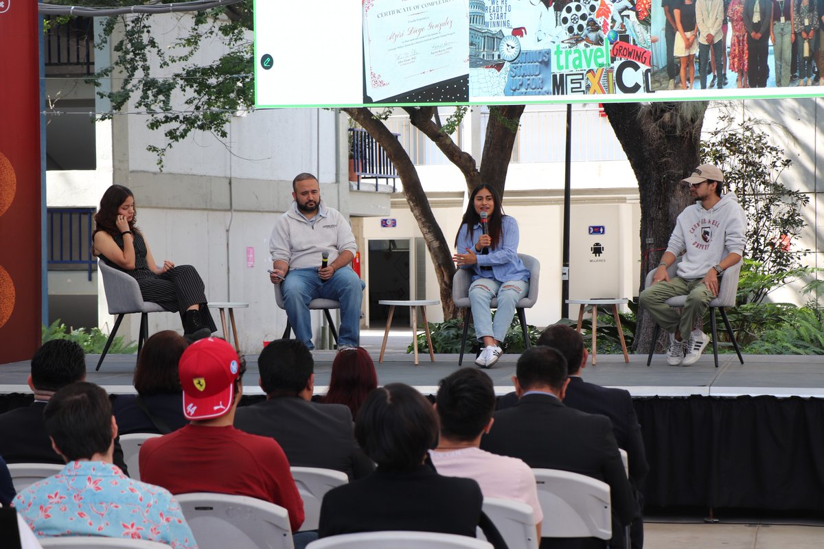 udegcucei's tweet image. 👩‍🔬👨‍💻 Con entusiasmo presentaron los avances de sus proyectos de investigación y motivaron a los asistentes a sumarse a esta gran oportunidad académica internacional. 🌍💡

👏🏽 ¡Gracias por inspirar con su talento y dedicación!

#Robótica #CarnegieMellon #ComunidadCUCEI