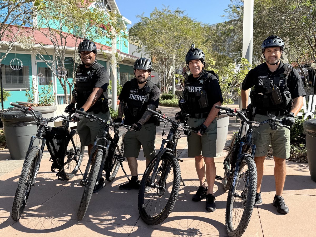HCSOSheriff's tweet image. 🚲𝐁𝐥𝐚𝐜𝐤 𝐅𝐫𝐢𝐝𝐚𝐲 𝐖𝐚𝐭𝐜𝐡🚲

Our Bike Response Team will be out in mall parking lots this Black Friday. Stay alert, stay aware, and if you see something suspicious, say something. #teamHCSO is keeping watch so you can shop with peace of mind!