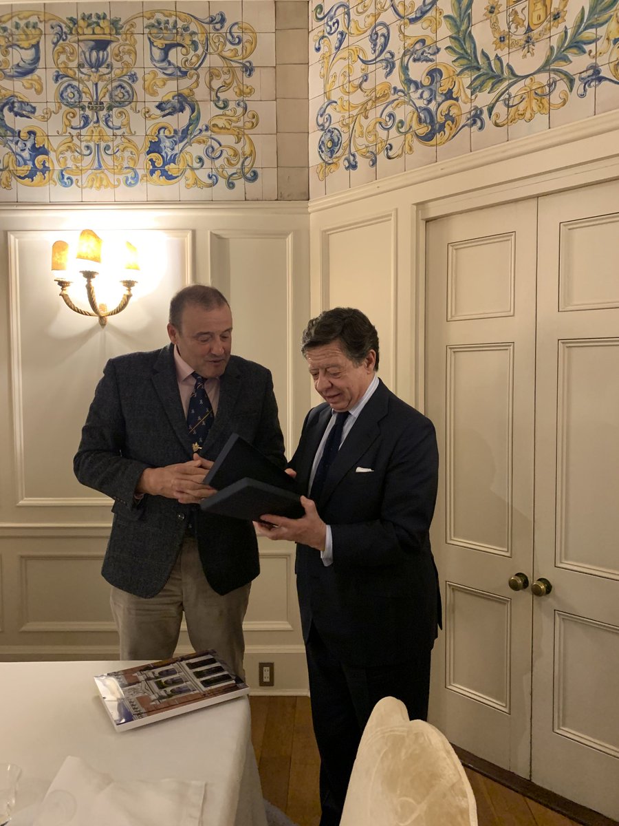 #ActividadesIEEE #Japón
La delegación del <a href="/ieee_es/">IEEE</a> cerró su agenda de trabajo con un encuentro con el embajador de España en Japón, Don Íñigo de Palacio (<a href="/EmbEspJapon/">🇪🇸España en Japón 🇯🇵</a>), con quien mantuvimos un interesante y enriquecedor díalogo sobre cuestiones estratégicas clave para nuestra