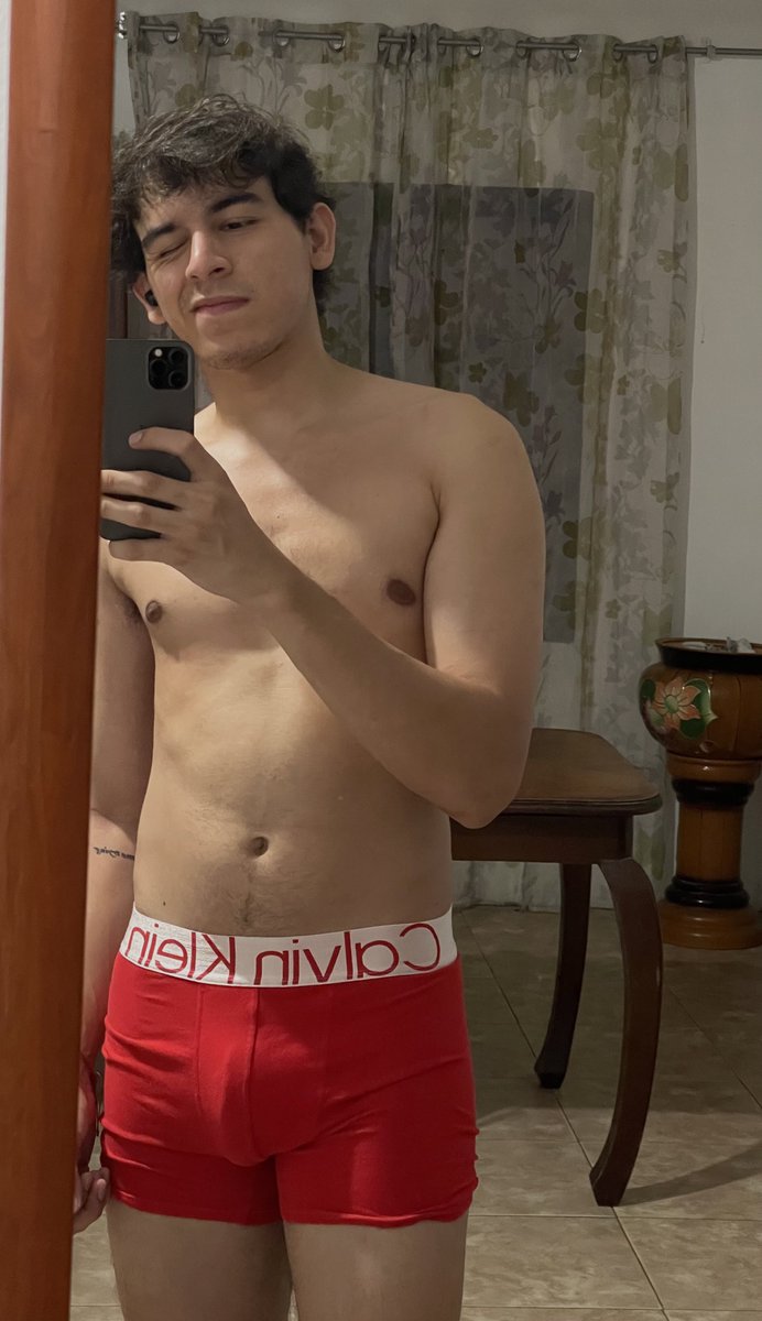 DiegoIsTortured's tweet image. rojo navidad 🎅🏻