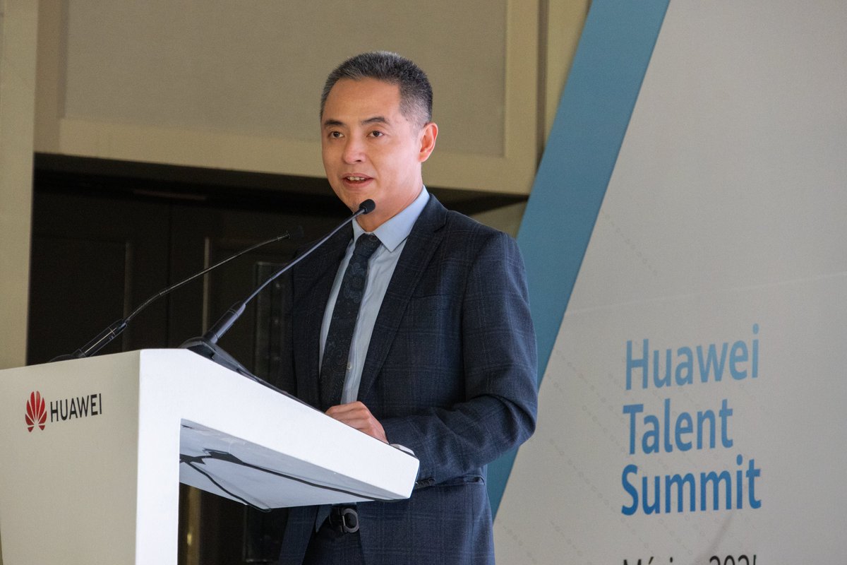 🚀 Durante el Huawei Talent Summit México 2025, el Titular de la Unidad del #ServicioNacionalDeEmpleo de la <a href="/STPS_mx/">STPS México</a>, <a href="/CFraustoLara/">Claudio Frausto</a>, destacó la importancia de la colaboración entre el sector público, las empresas y la academia para generar empleo digno y formal en México