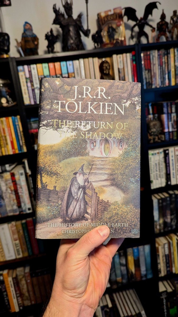 Time to continue my journey through the Histories of Middle-earth.