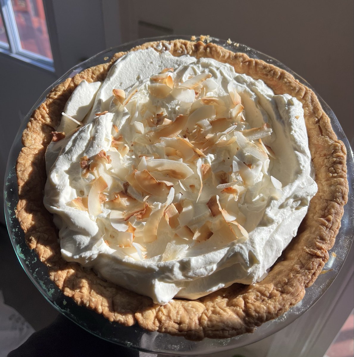 hhthacker's tweet image. happy thanksgiving! i made ube cinnamon rolls, garlic rolls, coconut cream, and pumpkin pies