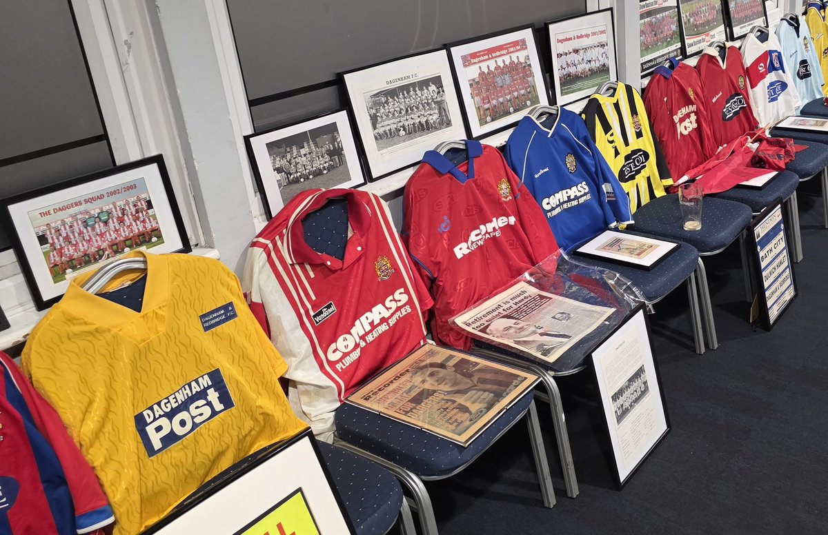 FullMembers's tweet image. Thanks to everyone who attended and contributed to the memorabilia night especially ex players who brought some incredible items along. Amazing to see the 1980 Wembley shirt and winners medal and some great items from the 99-2003 era. Many stories told about some great times