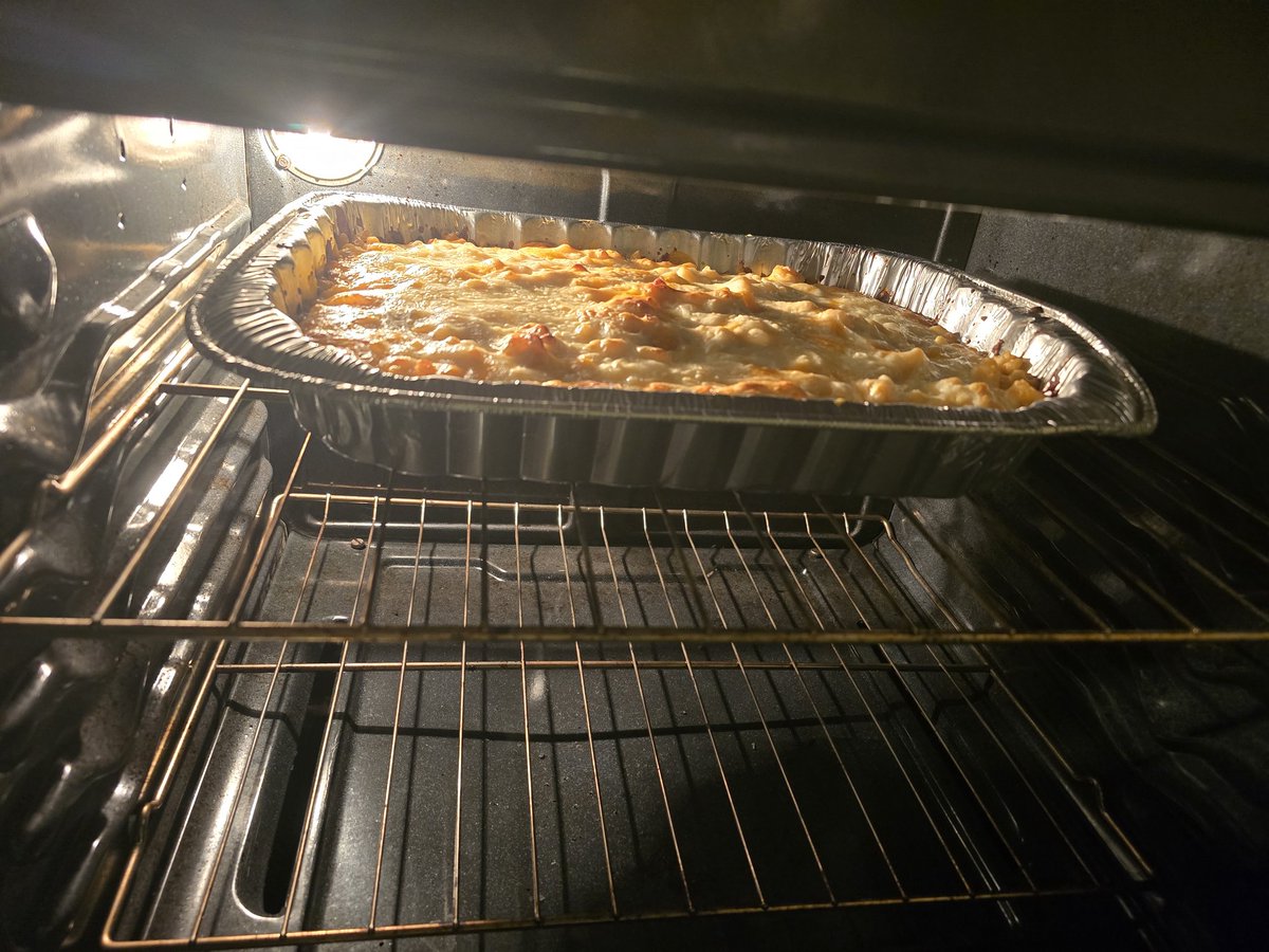 WizardCorgi's tweet image. Had to wake up at 3am to prepare 3
Meals , mash potatoes, mac n cheese and mushroom soup, and hopefully make it in time to cook the ribs. Overall pretty proud of myself making it within 3 hours all 3