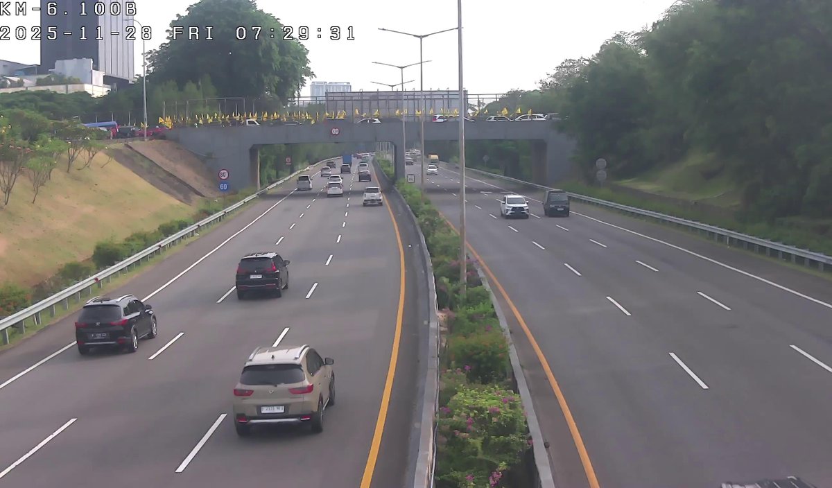 infotolbsd's tweet image. Selamat pagi  
Pukul 07:32 WIB Ruas tol Pondok Aren-Serpong lalin lancar di kedua arah cuaca cerah. @TMCPoldaMetro @NusantaraInfra @RadioElshinta