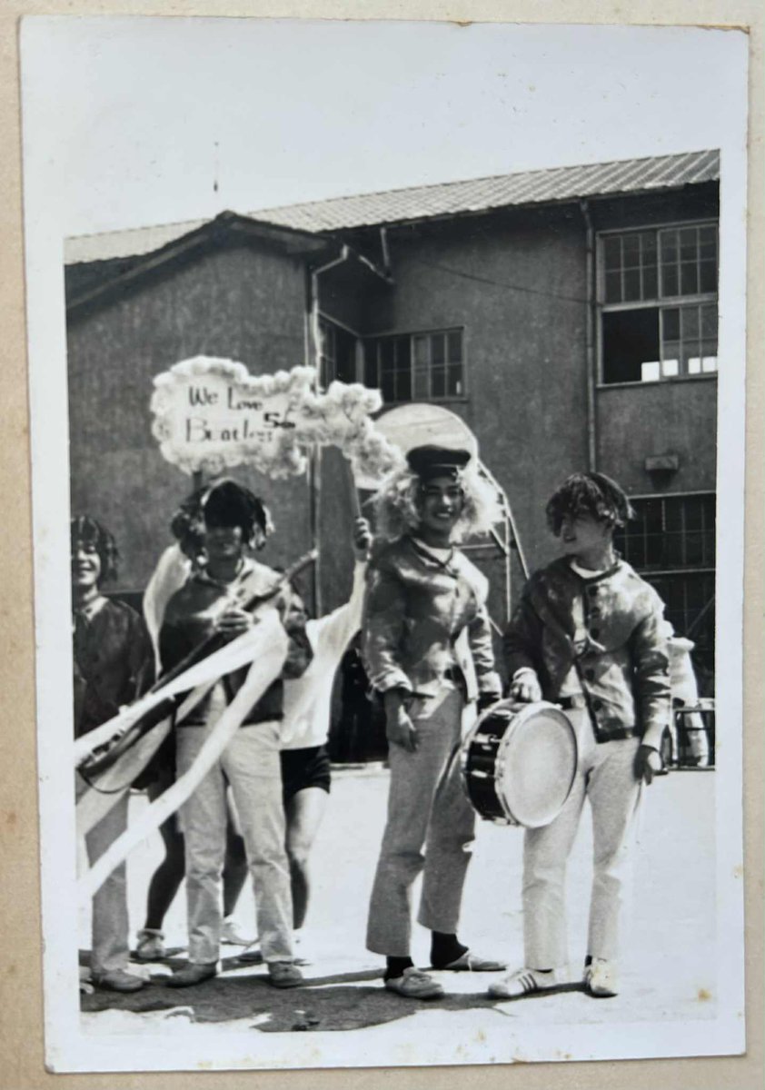 連載
『極私的東京ポピュラー音楽史　～ナオケン編～』第3回

ついにナオケンとTommyはバンドを結成
その名もサエチャーズだぞ！

instagramで公開中！
instagram.com/concretes1980/…

Facebookでも！
facebook.com/profile.php?id…