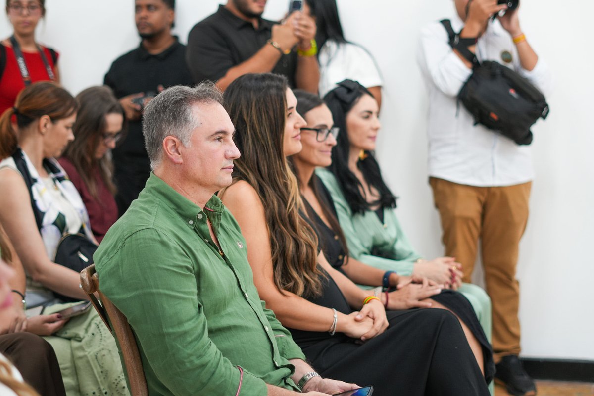 Cartagena recibe una gran noticia ✈️
Acompañamos la rueda de prensa donde <a href="/AirCanada/">Air Canada</a> anunció sus rutas Toronto–Cartagena y Montreal–Cartagena, operativas del 20 dic 2025 al 14 abr 2026.

Más conectividad, más turismo, más oportunidades para la ciudad y el país.