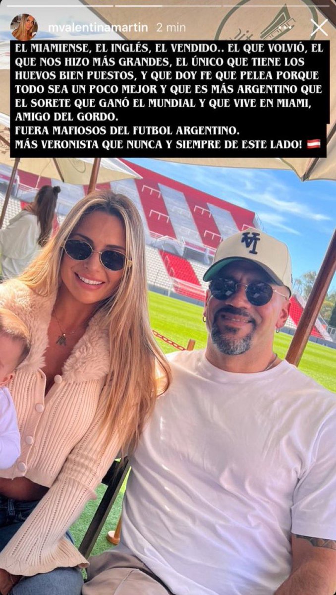 FrattaDIO2's tweet image. Espectacular movida de la mujer de Veron de pegarle a Messi. Seguro le sale excelente.