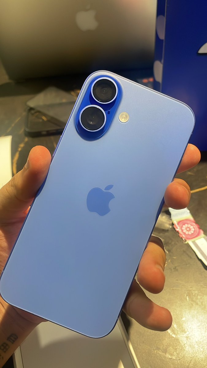checkpointpath's tweet image. aquisições esteticamente agradáveis +1 iphonezim azul — RIP iPhone 12 azul