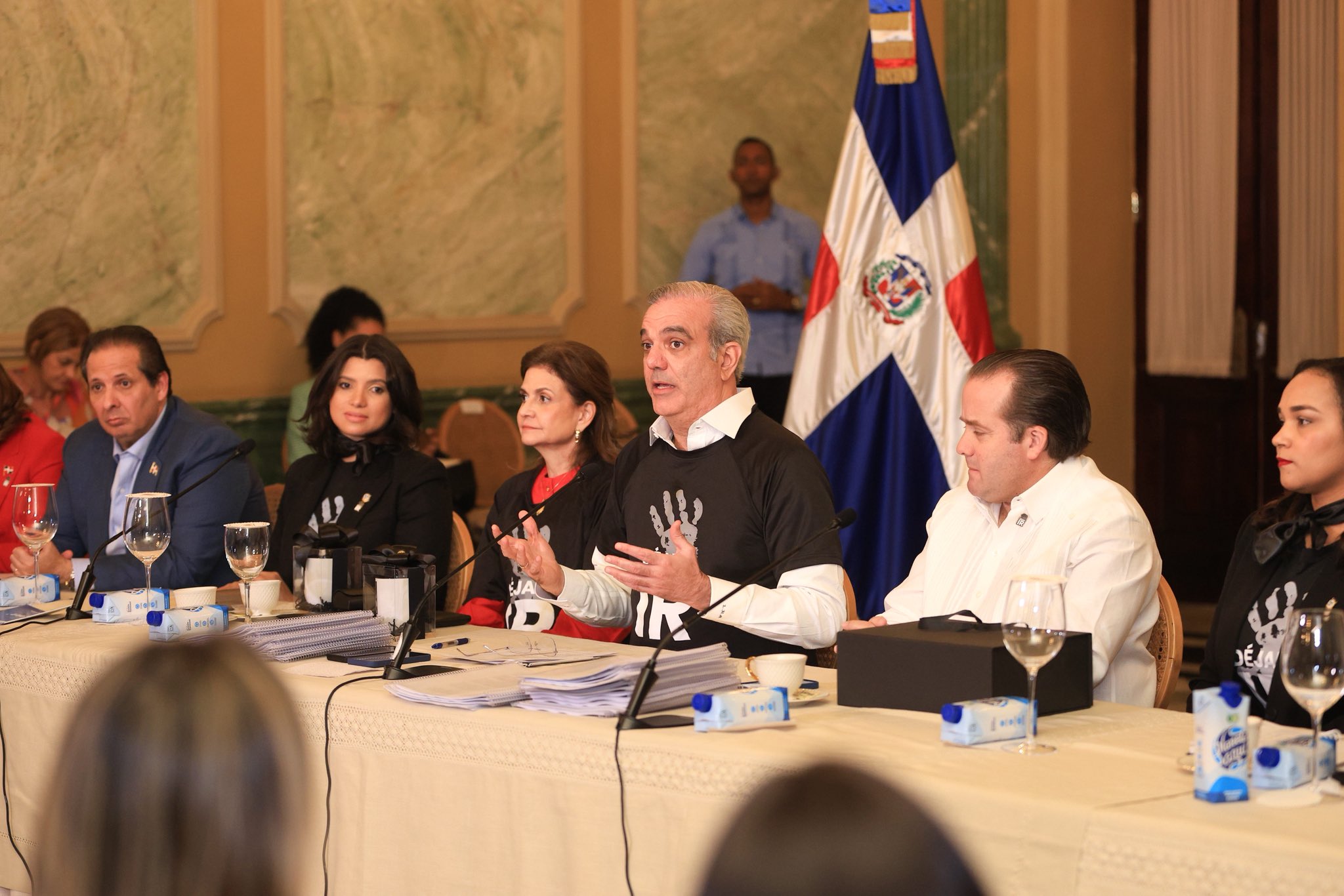 G6zXUcKXAAAx8P ?format=jpg&name=large