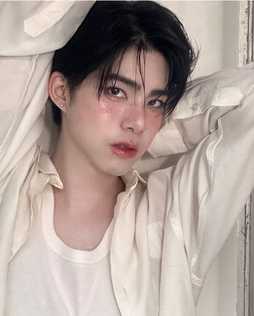 linjujuu's tweet image. their visual chemistry is INSANE 

#NETJJ #netsiraphop #jj_rcp