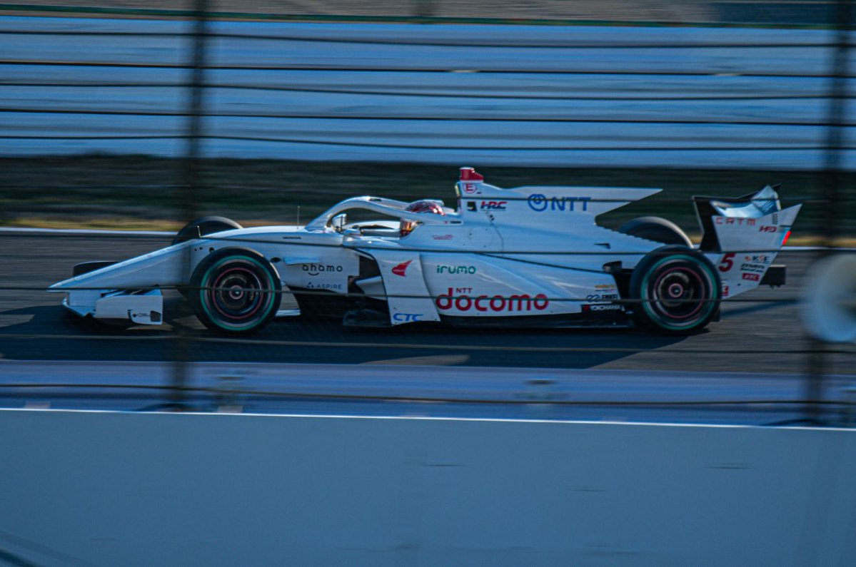 LWlmjpz's tweet image. 瑶子女王杯 2025年 全日本スーパーフォーミュラ選手権 Rd.10戦・11戦・12戦
第24回JAF鈴鹿グランプリ

DOCOMO TEAM DANDELION RACING
No.5 牧野 任祐選手
#SFormula #dandelionracing