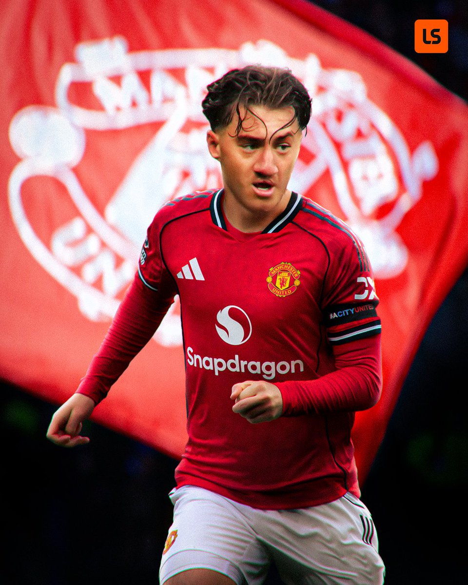 AirforceOne1986's tweet image. 🚨🇩🇪Bastian Schweinsteiger wants Bayern Munich to sign midfielder Angelo Stiller, calling him a very interesting player. However, Manchester United currently have the advantage because Stiller is open to moving abroad and United have shown stronger interest.
#MUFC #Bayern…