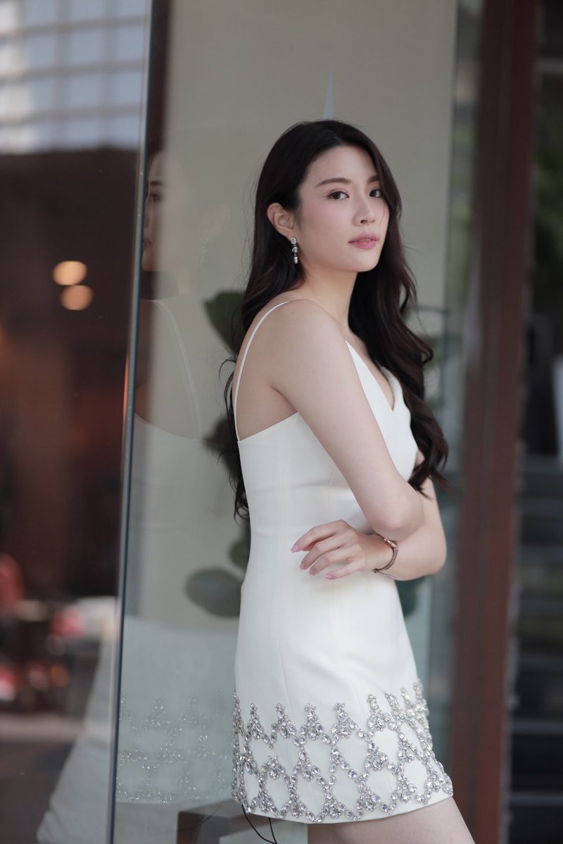 Jfkkss165420's tweet image. THE TOP                       THE BOTTOM