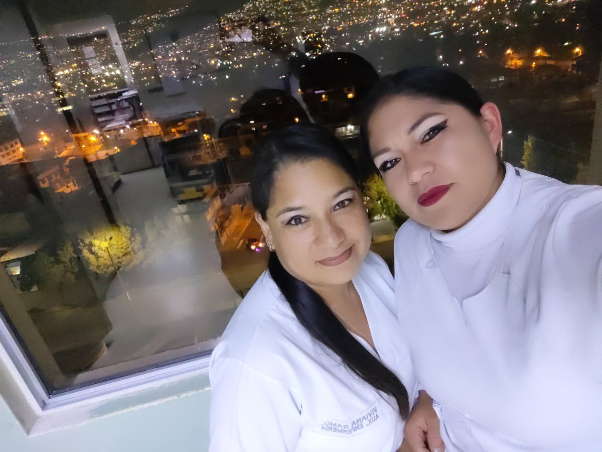 Estefi90030926's tweet photo. Nochecita de trabajo..... 🥰🥰🥰🥰 https://t.co/bSywjElX1N