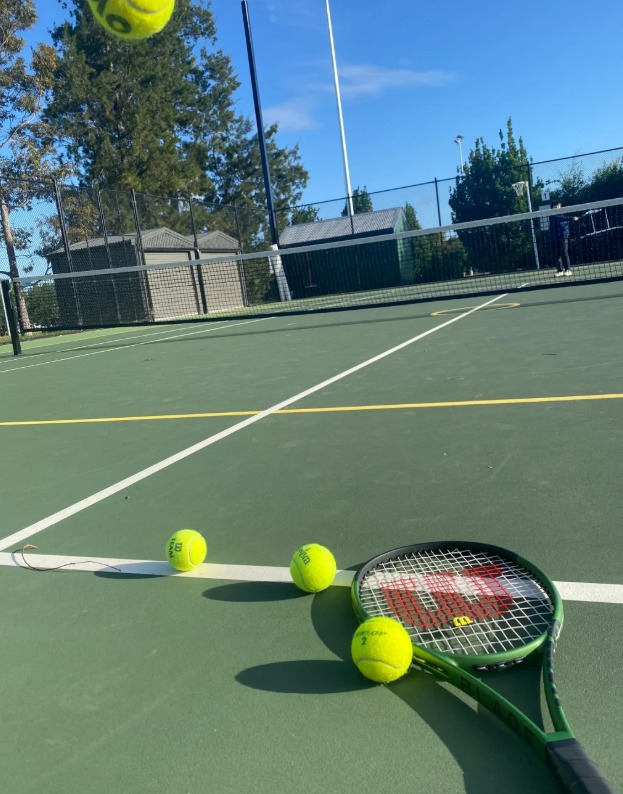 M_Ramoos95's tweet photo. I got up early to play some ball but found my body was still completely asleep 😅 https://t.co/HykuUsz7tk