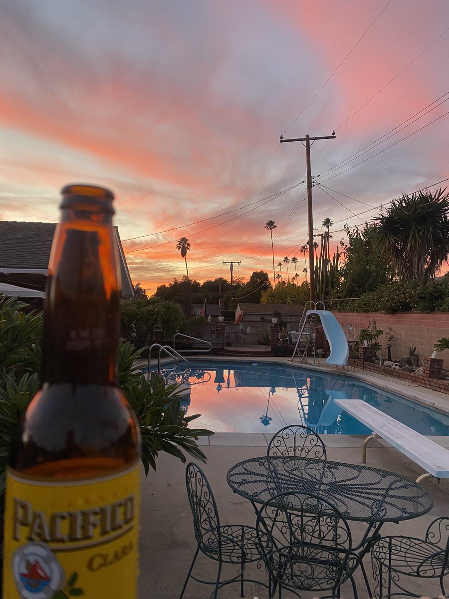 gonzo7626's tweet photo. #LASunsets Salud Errbody!! ๐๐ป https://t.co/IiRqbjIZUW