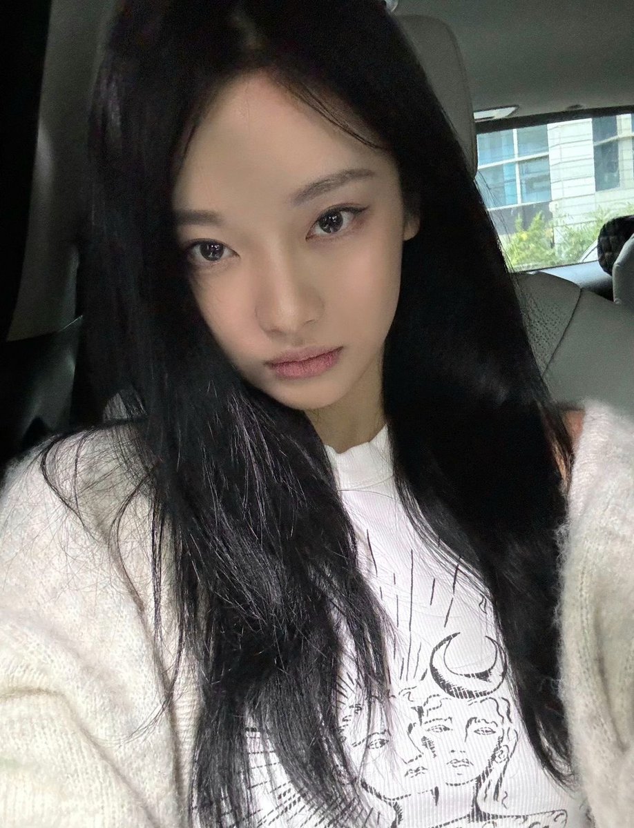 maeve | moved to @lvstfaerie tweet media