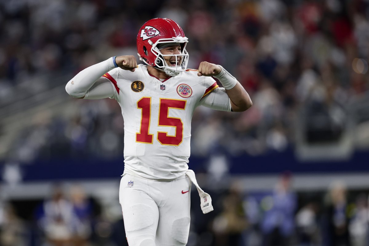 Mahomes and Dak put on a show on Thanksgiving! 

581 combined passing yards and 6 TDs 🔥 