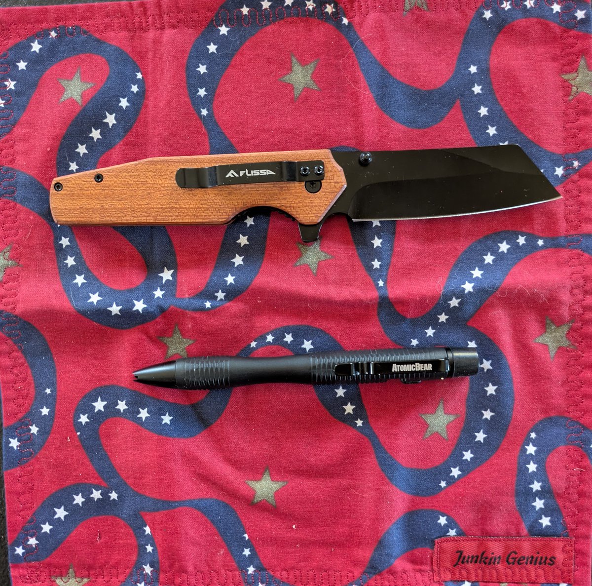 Column: A budget pocket knife with an iconic look for a surprising price. Take a look at this for Black Friday.

ktsm.com/lifestyle/roug…