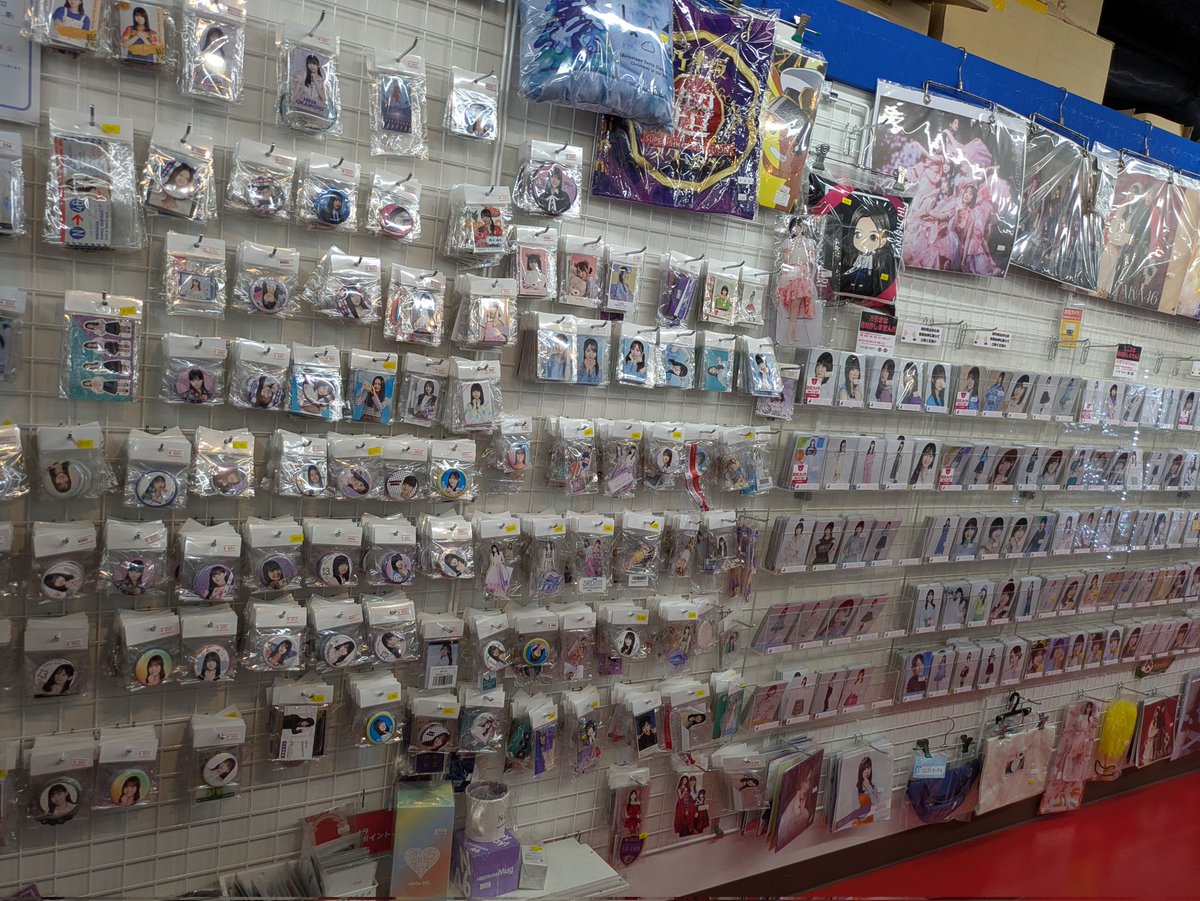 金曜日☀ 本日も11時〜20時30分迄営業。買取り18時迄対応🎉各種公式