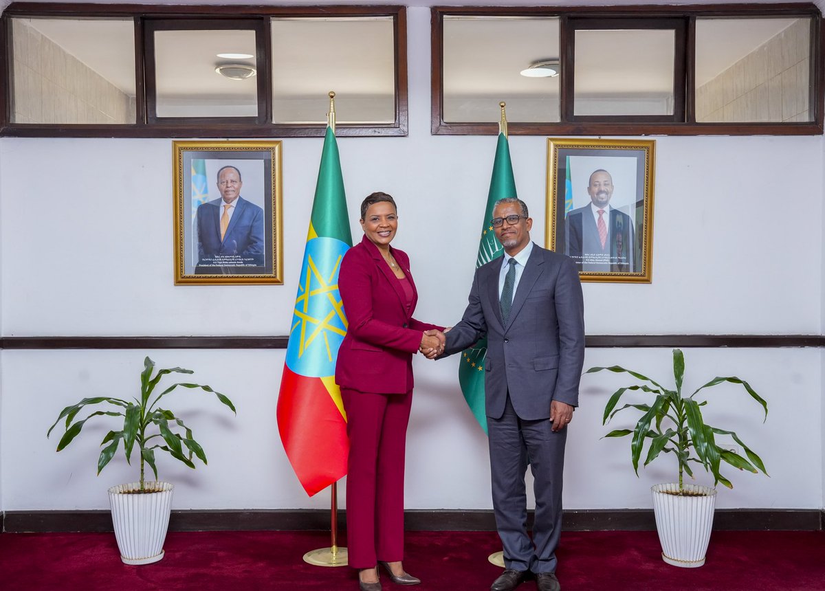 ZerihunJimma's tweet image. #Ethiopia continues to attract partner countries. 
More Embassies are opening.
This week, #Singapore &amp;amp; #Haiti delegations announced their decision to open Embassy in Addis Ababa.
Very recently, #Colombia &amp;amp; #Slovakia opened their Embassies.
Currently Addis hosts 150+ Embassies.