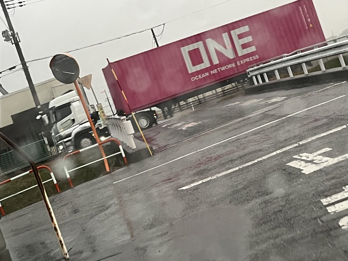 (ˆ ̳ , ̫ , ̳ˆ)⌒)੭" たくㄘゃん tweet media