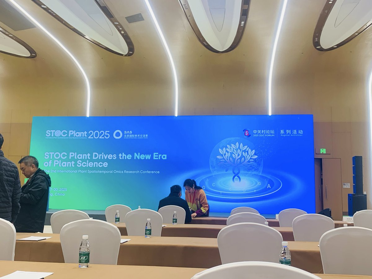 Ale_Raza6's tweet image. Kicking off “STOC Plant Drives the New Era of Plant Science🪴 🌾 ”, the 2nd International Plant #Spatiotemporal Omics 🧬 Research #Conference in #Beijing 🇨🇳

Excited to be here and looking forward to connecting with fellow researchers👩‍🔬 👨‍🔬

#PlantScience #Omics #STOC
